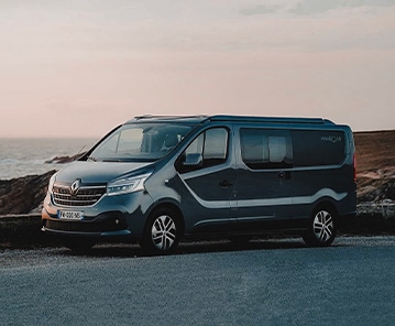 van aménagé sur porteur renault trafic L2 chassis long couleur bleu panorama hanroad