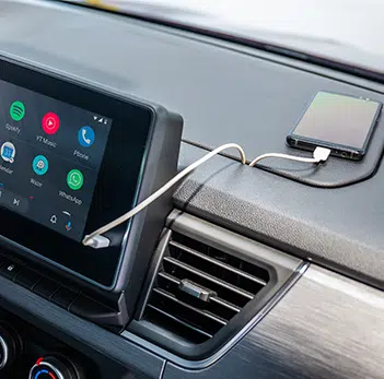 système easylink renault trafic avec smartphone connecté van aménagé hanroad