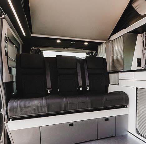 banquette trois places van aménagé hanroad avec tiroirs
