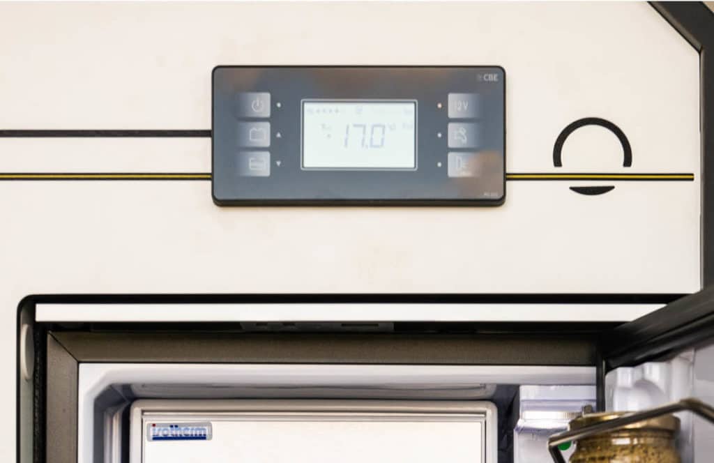 panneau de commande centrale pour contrôler le niveau d'eau, batterie, électrcitié d'un van aménagé hanroad