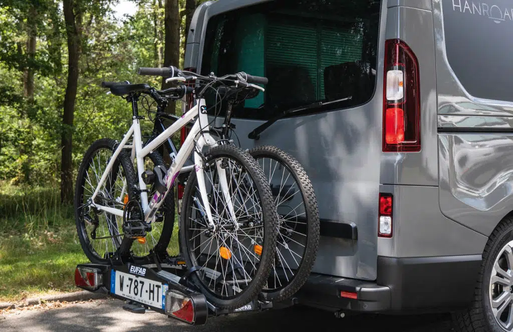 porte vélos repliable sur attelage pour van aménagé renault trafic hanroad
