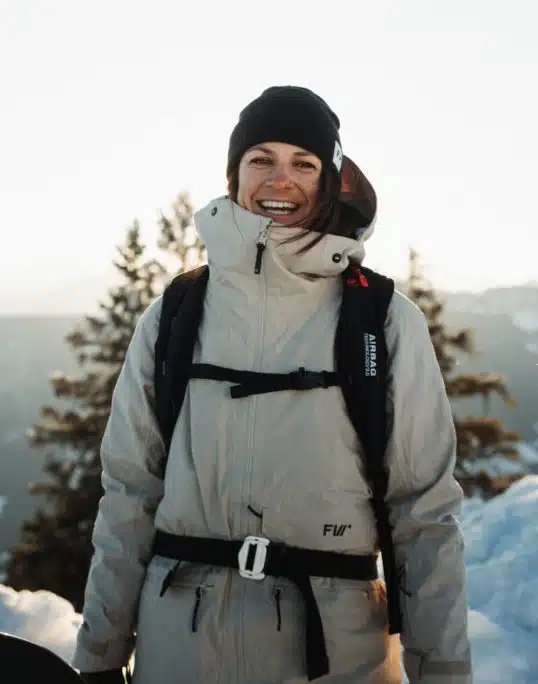 Tiphanie Perrotin prête à aller faire du snowboard.